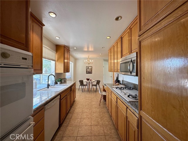 Detail Gallery Image 13 of 41 For 1321 Calle Pimiento, Thousand Oaks,  CA 91360 - 3 Beds | 2 Baths