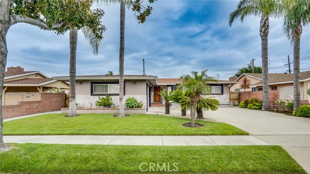 Detail Gallery Image 2 of 44 For 1206 E Haven Dr, Anaheim,  CA 92805 - 3 Beds | 2/1 Baths