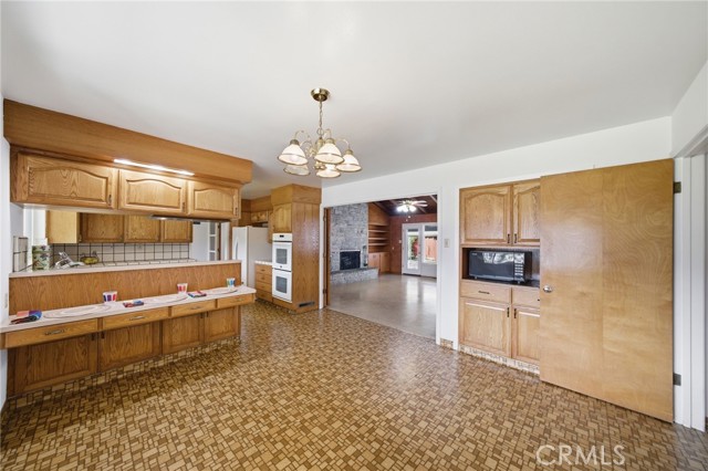 Detail Gallery Image 7 of 24 For 507 Carlyn Ct, Sunnyvale,  CA 94086 - 4 Beds | 2/1 Baths