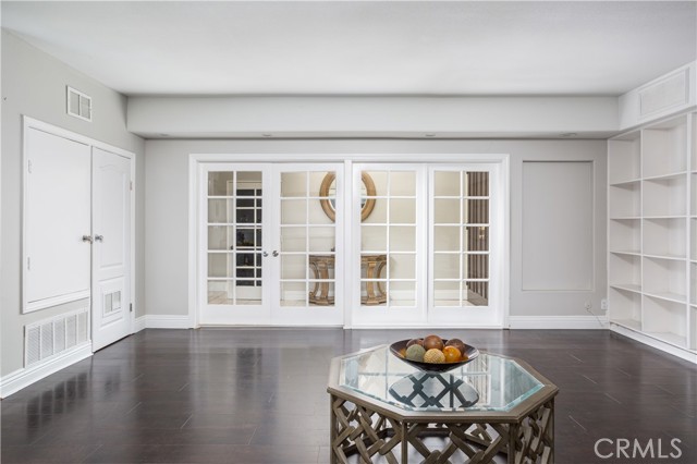 Detail Gallery Image 7 of 25 For 16871 Saybrook Ln, Huntington Beach,  CA 92649 - 3 Beds | 2/1 Baths