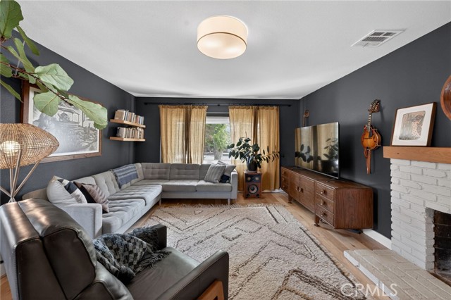 1463 Clock Ave, Redlands CA: https://media.crmls.org/medias/623aaffb-9c3f-4cac-b010-7ba9bbebc787.jpg