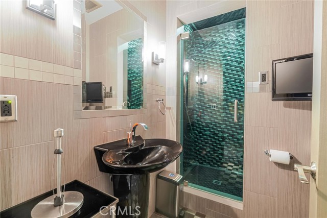 Image 70 of 75 For 25711 Shady Oak Ln
