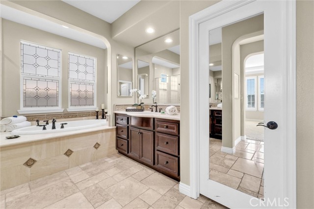 Detail Gallery Image 4 of 45 For 3328 S Crawford, Santa Ana,  CA 92704 - 5 Beds | 4/1 Baths