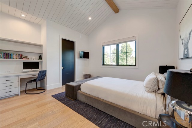 Detail Gallery Image 29 of 46 For 17631 Tarzana St, Encino,  CA 91316 - 5 Beds | 6/1 Baths