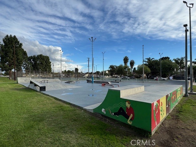 Detail Gallery Image 23 of 30 For 2941 Baltic, Long Beach,  CA 90810 - 2 Beds | 2 Baths