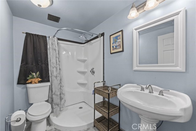 Detail Gallery Image 33 of 40 For 4 Dogwood Ln, Bakersfield,  CA 93308 - 3 Beds | 2 Baths