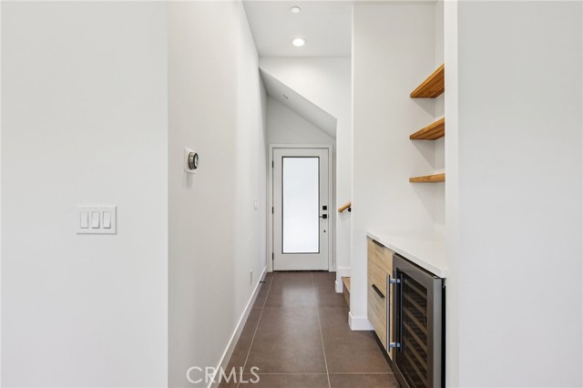 6950 Beckett Street, Tujunga CA: https://media.crmls.org/medias/623ef9f0-7559-48c8-9239-041dc6abeeec.jpg