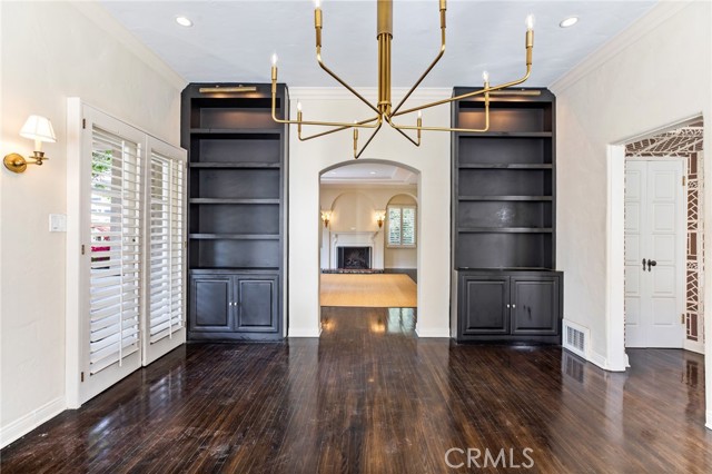 580 S Sweetzer Ave, Los Angeles CA: https://media.crmls.org/medias/623f0e76-49f9-4954-973f-1d8e569e85cd.jpg