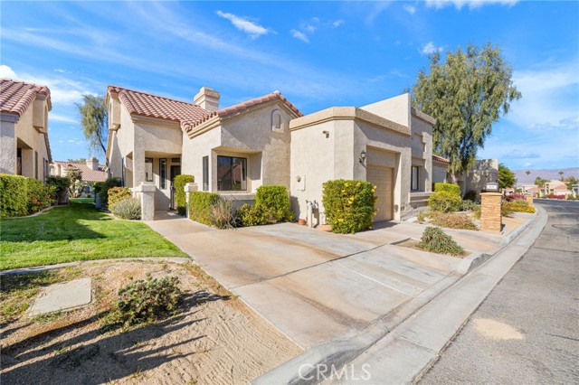 Detail Gallery Image 2 of 41 For 41471 Kansas St, Palm Desert,  CA 92211 - 2 Beds | 2 Baths