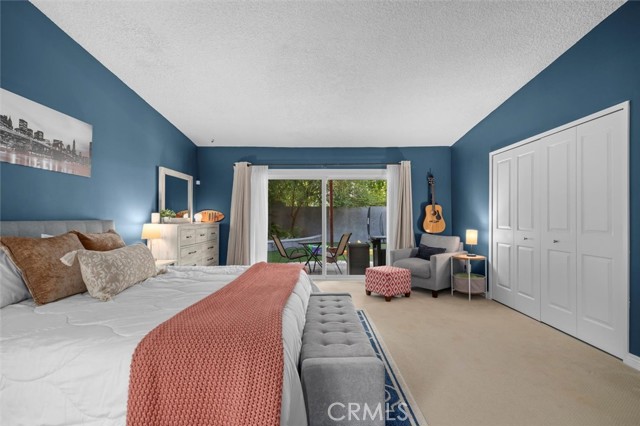 23701 Clarendon Street, Woodland Hills CA: https://media.crmls.org/medias/6240032d-0270-4bb7-9950-3819a43da646.jpg