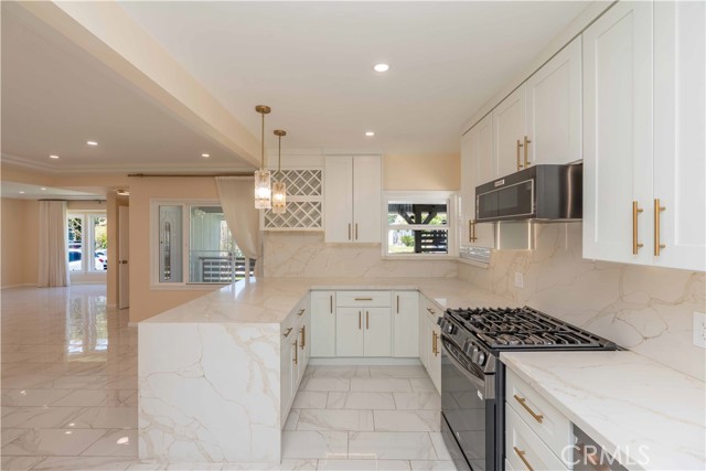 Detail Gallery Image 10 of 44 For 536 Myrtle St, Glendale,  CA 91203 - 2 Beds | 2 Baths