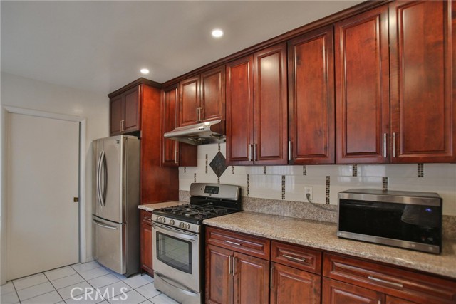 Detail Gallery Image 17 of 30 For 20315 Vose St, Winnetka,  CA 91306 - 4 Beds | 2 Baths