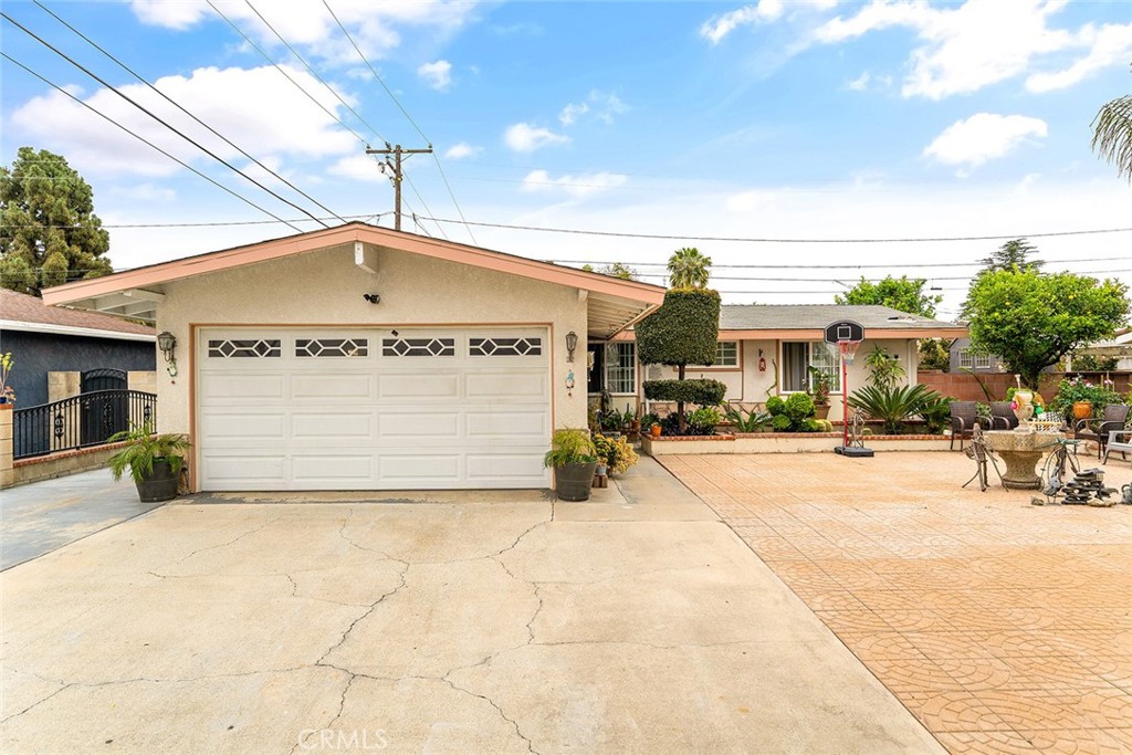 1700 W Elm Avenue