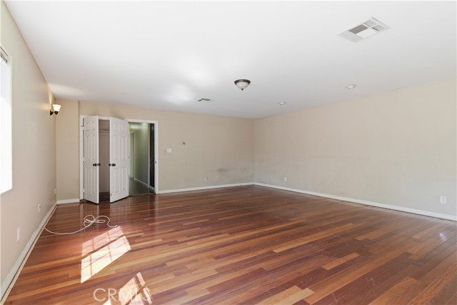 Detail Gallery Image 38 of 45 For 15000 Hamlin St, Van Nuys,  CA 91411 - 5 Beds | 3 Baths