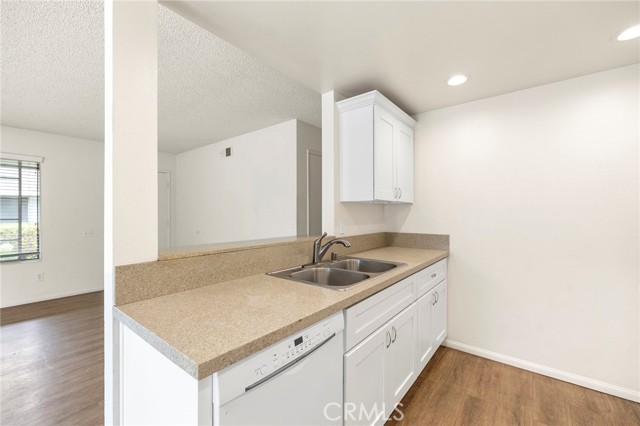 Detail Gallery Image 14 of 34 For 4256 Bodega Bay Way, Oceanside,  CA 92058 - 3 Beds | 2 Baths