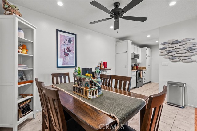 Detail Gallery Image 13 of 50 For 25736 Player Dr #R4,  Valencia,  CA 91355 - 2 Beds | 2 Baths