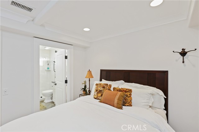 Detail Gallery Image 6 of 37 For 516 Poinsettia #B,  Corona Del Mar,  CA 92625 - 3 Beds | 3 Baths