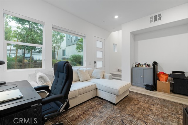 Detail Gallery Image 23 of 71 For 26799 Keystone Loop, Valencia,  CA 91381 - 3 Beds | 3 Baths