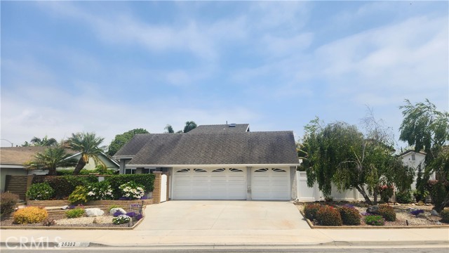 20392 Densmore Lane, Huntington Beach CA: https://media.crmls.org/medias/62459d69-0f85-4101-b5f5-c3feca371dc1.jpg