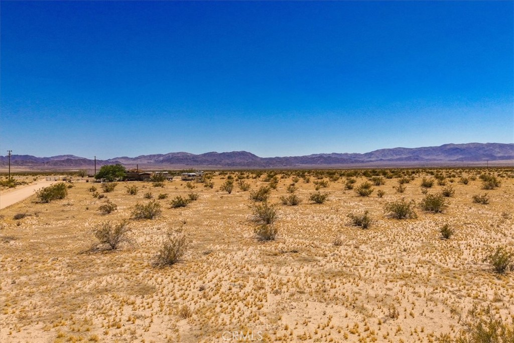https://media.crmls.org/medias/624657d6-eb29-412b-93b5-d8bc0e29d536.jpg?preset=X-Large