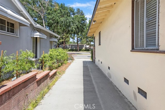2729 N Studebaker Road, Long Beach CA: https://media.crmls.org/medias/6246a16f-ba46-43d3-968a-02532abf1828.jpg