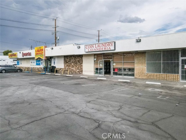 6747 Bakman Avenue photo 2