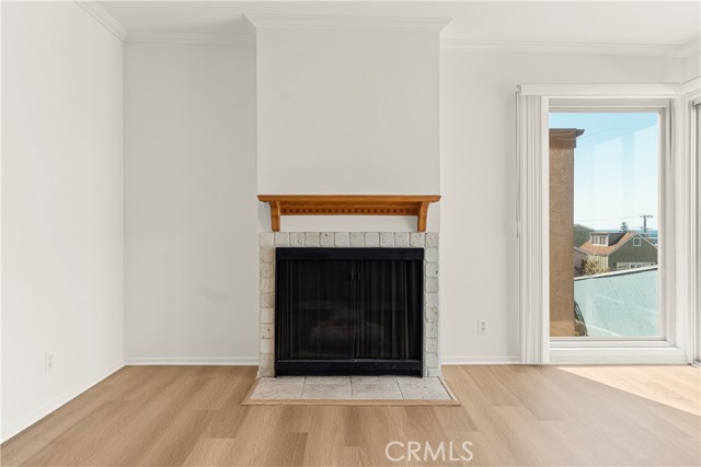 Detail Gallery Image 3 of 55 For 600 Monterey Bld #8,  Hermosa Beach,  CA 90254 - 2 Beds | 2 Baths