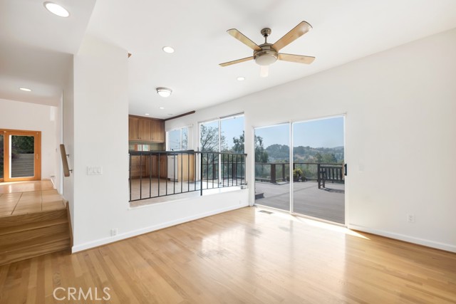 22210 Miston Drive, Woodland Hills CA: https://media.crmls.org/medias/6247d502-185d-435f-92f5-a07d52260367.jpg