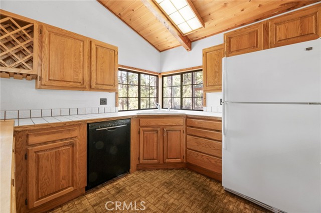 Detail Gallery Image 9 of 35 For 1015 W London Ln, Big Bear City,  CA 92314 - 3 Beds | 2/1 Baths