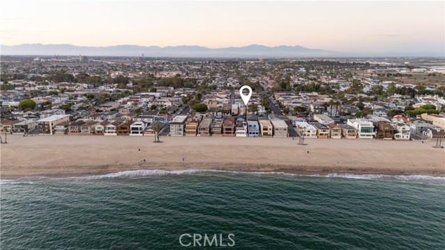 1315 Ocean Avenue, Seal Beach CA: https://media.crmls.org/medias/62482b2f-c50d-4bed-b108-097956130d8e.jpg