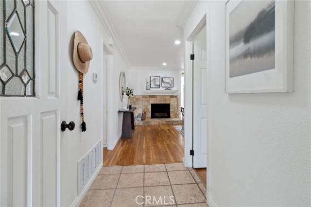 2383 N Comstock Street, Orange CA: https://media.crmls.org/medias/62483129-ad36-4306-84ef-c596131697c9.jpg
