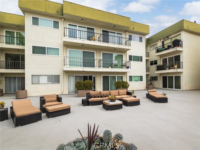 1600 Ardmore Avenue, Hermosa Beach, California 90254, 1 Bedroom Bedrooms, ,1 BathroomBathrooms,Residential,For Sale,Ardmore,SB24212398