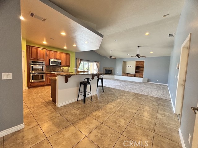 Detail Gallery Image 9 of 73 For 26663 Red Coach Ln, Helendale,  CA 92342 - 4 Beds | 2/1 Baths