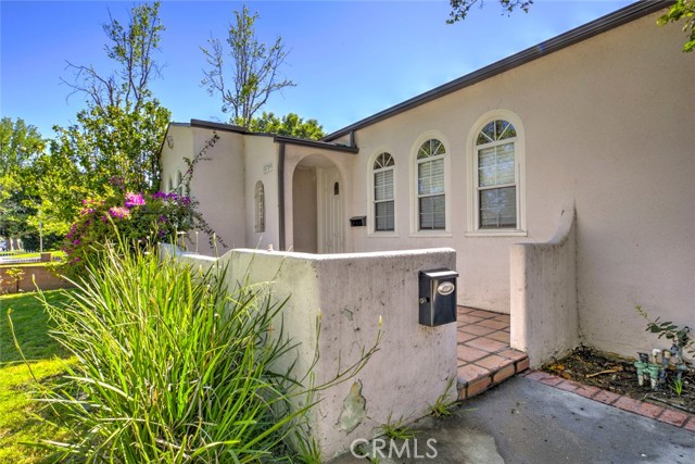 Detail Gallery Image 3 of 27 For 5709 Beck Ave, North Hollywood,  CA 91601 - 2 Beds | 2 Baths