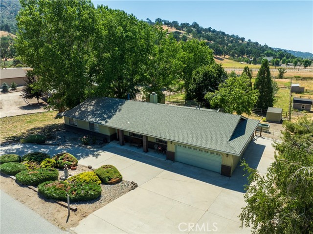 Detail Gallery Image 5 of 40 For 23061 Lakeview Dr, Tehachapi,  CA 93561 - 4 Beds | 2/1 Baths