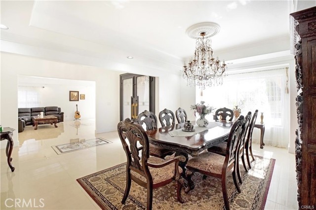 22329 Plummer Street, Chatsworth CA: https://media.crmls.org/medias/624b9c46-35b7-4ee7-b3a6-11f11d9c8660.jpg