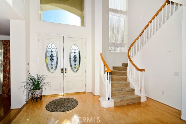 25339 Prado De Los Arboles, Calabasas CA: https://media.crmls.org/medias/624c9d90-9161-4cd9-8ab0-7951c94f4f81.jpg