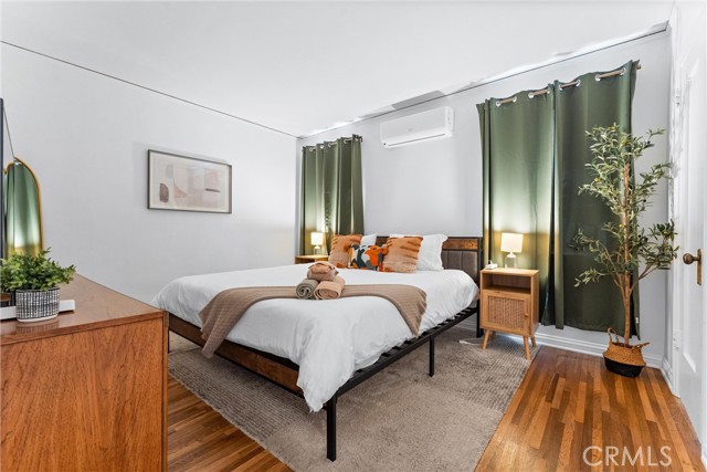 1031 Termino Avenue, Long Beach CA: https://media.crmls.org/medias/624ca06b-4d68-400c-b416-1de104cab1a7.jpg