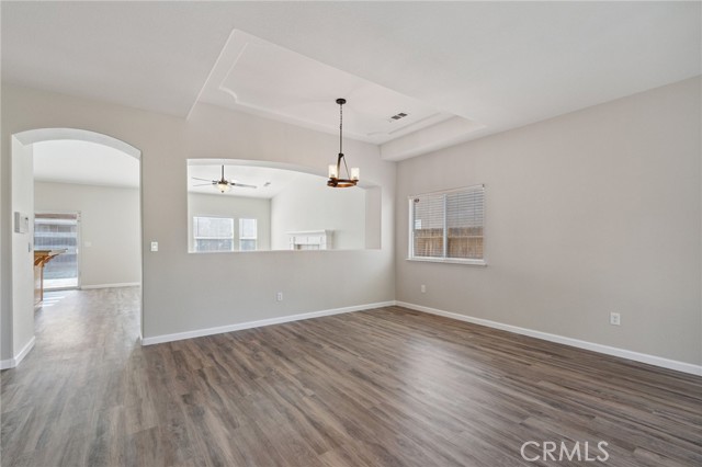 525 Mallard Avenue, Lemoore CA: https://media.crmls.org/medias/624e5849-c5ed-41d0-90ea-953bc54d275b.jpg