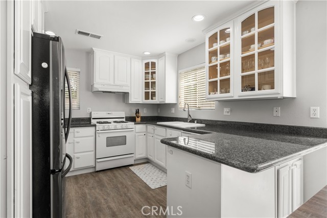 Detail Gallery Image 6 of 36 For 418 E Olive #B, Monrovia,  CA 91016 - 3 Beds | 2/1 Baths