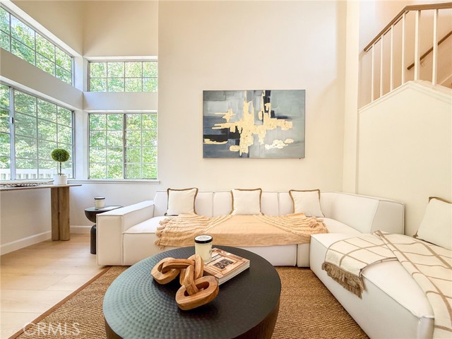 20725 E Crest Ln, Walnut CA: https://media.crmls.org/medias/624ec4f1-4c32-4691-8ec5-6ecb75477ad4.jpg