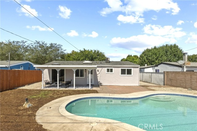 Detail Gallery Image 33 of 41 For 27410 Dewdrop Ave, Canyon Country,  CA 91351 - 3 Beds | 1/1 Baths