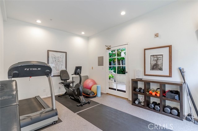 Detail Gallery Image 16 of 25 For 10604 Valley Spring Ln #105,  Toluca Lake,  CA 91602 - 2 Beds | 2 Baths