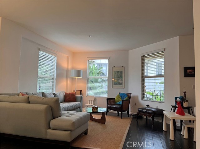 Detail Gallery Image 5 of 23 For 128 N Oak Knoll Ave #210,  Pasadena,  CA 91101 - 2 Beds | 2 Baths