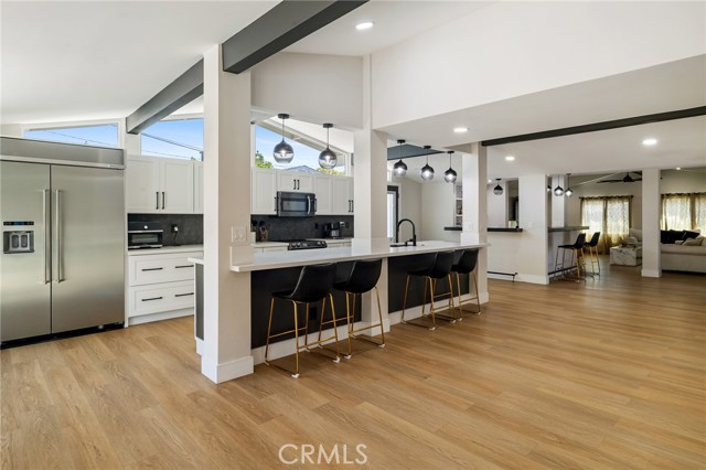 19945 Gresham Street, Northridge CA: https://media.crmls.org/medias/62519d2a-631a-464f-a16d-b8729b0201ac.jpg