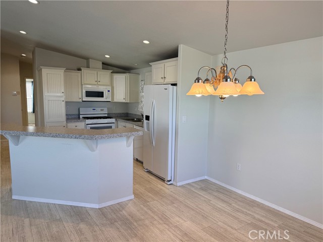 Detail Gallery Image 8 of 26 For 4400 W Florida #215,  Hemet,  CA 92545 - 2 Beds | 2 Baths