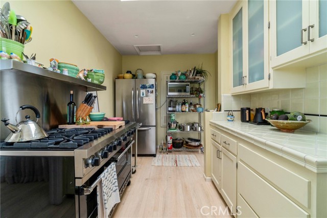 Detail Gallery Image 5 of 35 For 820 Opal St, Redondo Beach,  CA 90277 - 2 Beds | 2 Baths