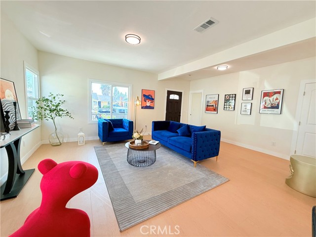 Detail Gallery Image 7 of 22 For 423 E Adams, Santa Ana,  CA 92707 - 4 Beds | 2 Baths