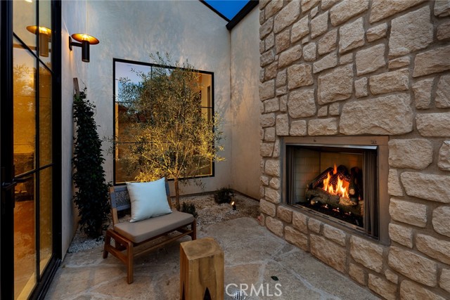 Detail Gallery Image 13 of 62 For 19026 Sprague St, Tarzana,  CA 91356 - 6 Beds | 6/1 Baths