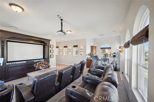 Detail Gallery Image 17 of 25 For 16546 Iwa Rd, Apple Valley,  CA 92307 - 4 Beds | 4/1 Baths